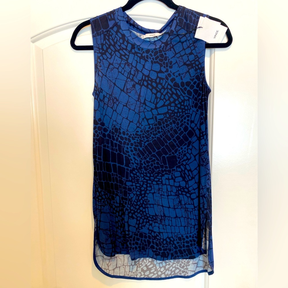 Vince sleeveless blue/black fun print blouse. NWT. Women’s XS